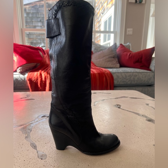 NWOT gorgeous soft leather boots - Picture 2 of 9